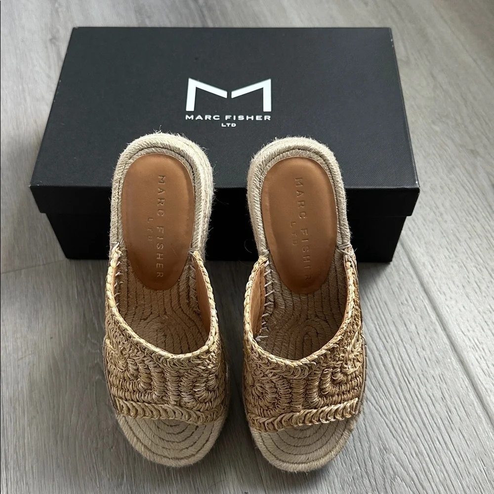 Marc Fisher Natural Woven Mules size 5 - Picture 2 of 9
